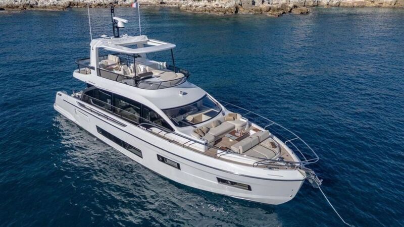 AZIMUT 62 FLY